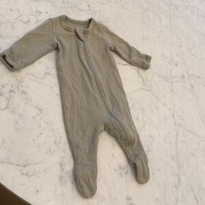 O2 Baby Organic Cotton Footed Sleeper NB Green Zip Pajamas Soft Baby Onesie
